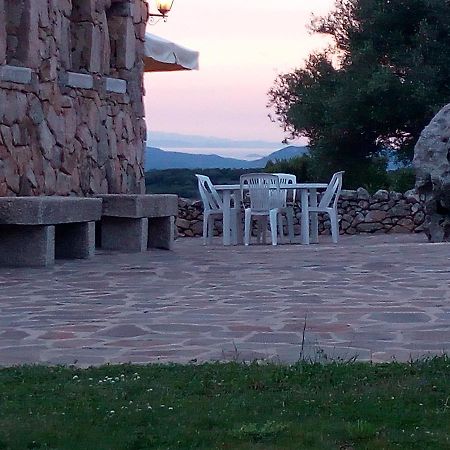Villa Turismo Rurale L'Agliuledda Sant’Antonio di Gallura Exterior foto