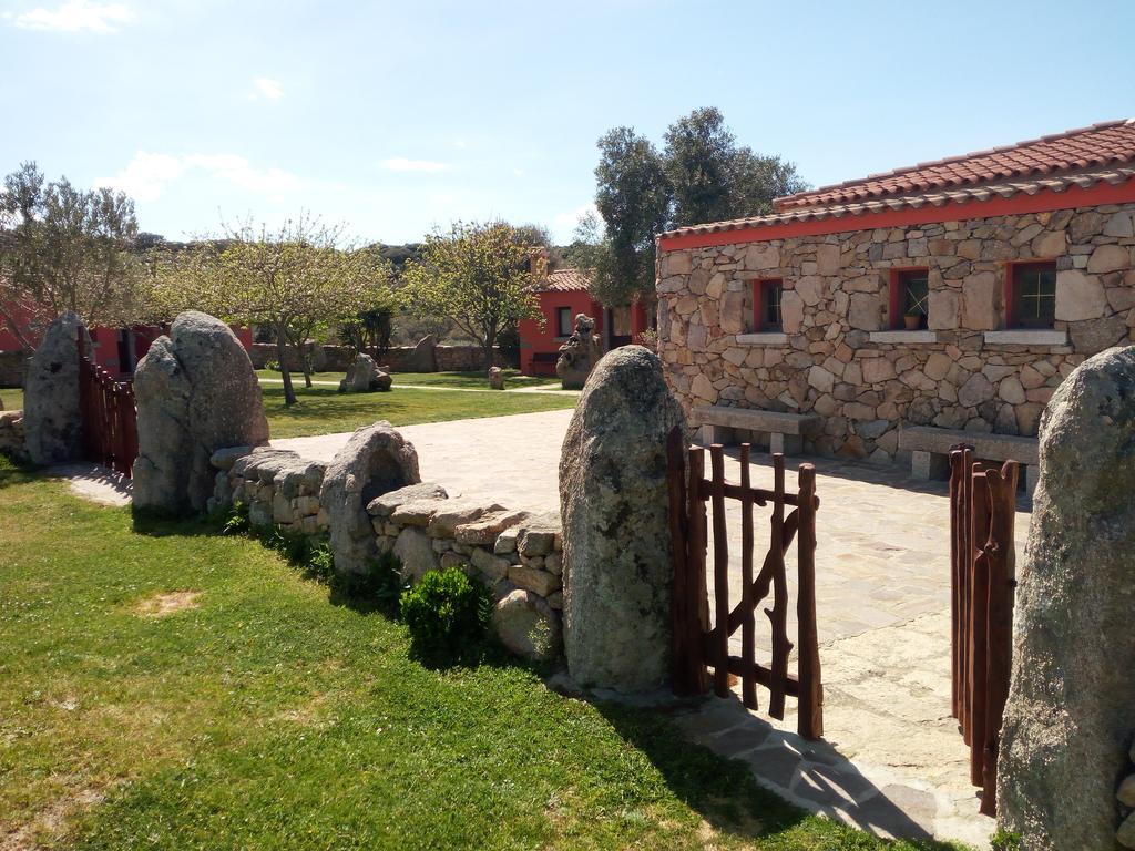 Villa Turismo Rurale L'Agliuledda Sant’Antonio di Gallura Exterior foto