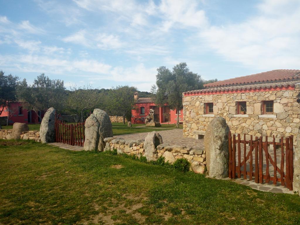 Villa Turismo Rurale L'Agliuledda Sant’Antonio di Gallura Exterior foto