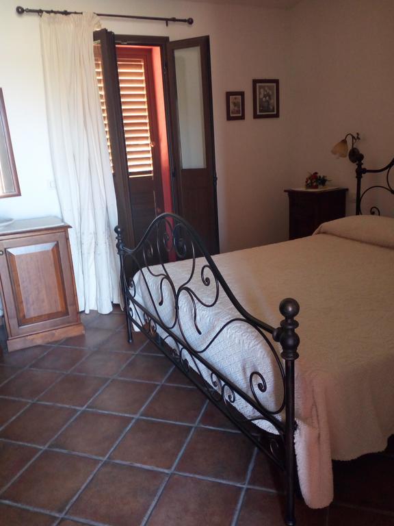 Villa Turismo Rurale L'Agliuledda Sant’Antonio di Gallura Exterior foto