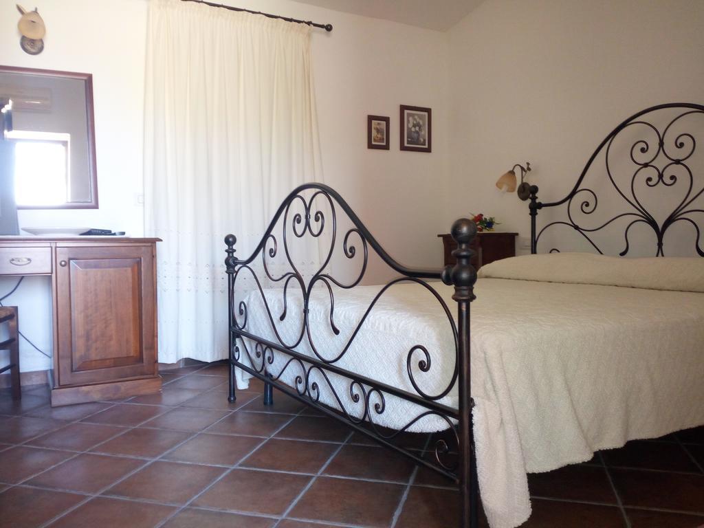 Villa Turismo Rurale L'Agliuledda Sant’Antonio di Gallura Exterior foto