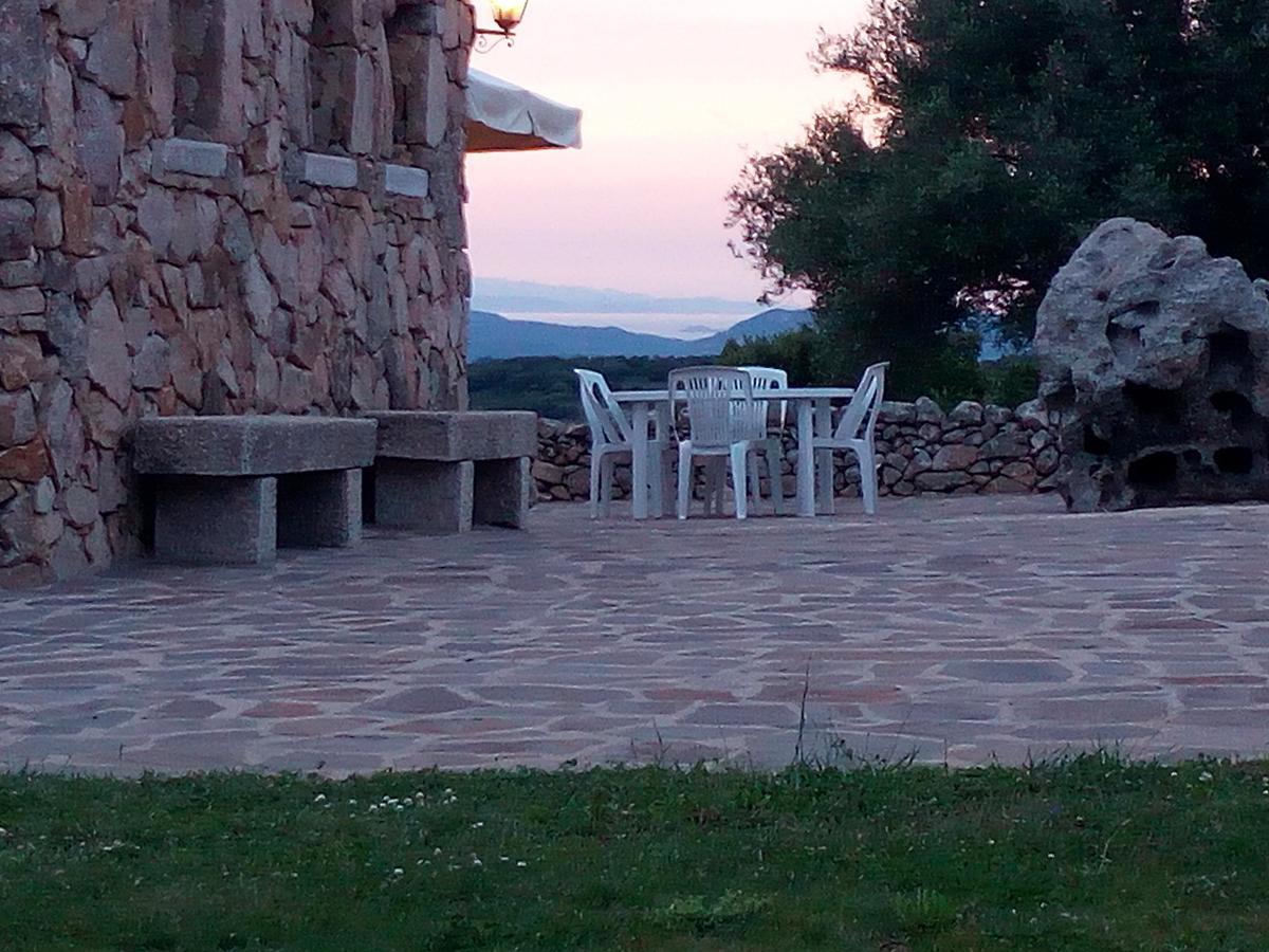 Villa Turismo Rurale L'Agliuledda Sant’Antonio di Gallura Exterior foto
