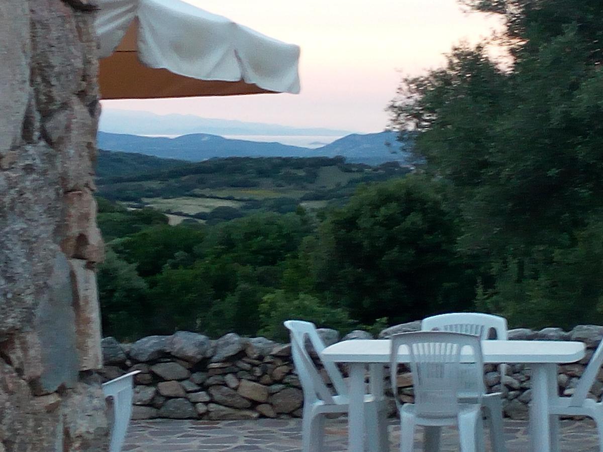 Villa Turismo Rurale L'Agliuledda Sant’Antonio di Gallura Exterior foto