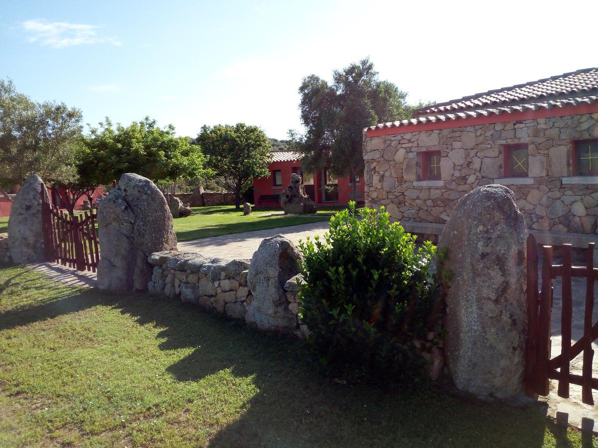 Villa Turismo Rurale L'Agliuledda Sant’Antonio di Gallura Exterior foto